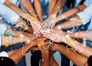 Equipe multiculturelle unie par le portage salarial