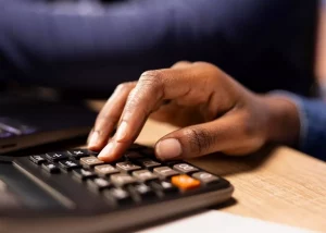 Calcul et gestion du budget masse salariale pour optimiser les coûts en entreprise.