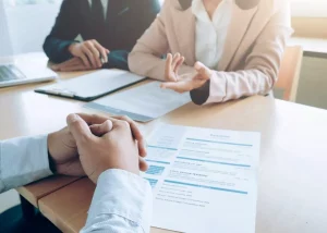 Entretien d'embauche axé sur le recrutement par compétences et l'évaluation du CV