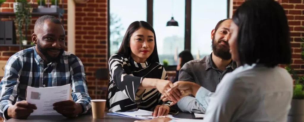 Accord de recrutement et intégration d'un nouveau talent au sein d'un pôle Ressources Humaines.